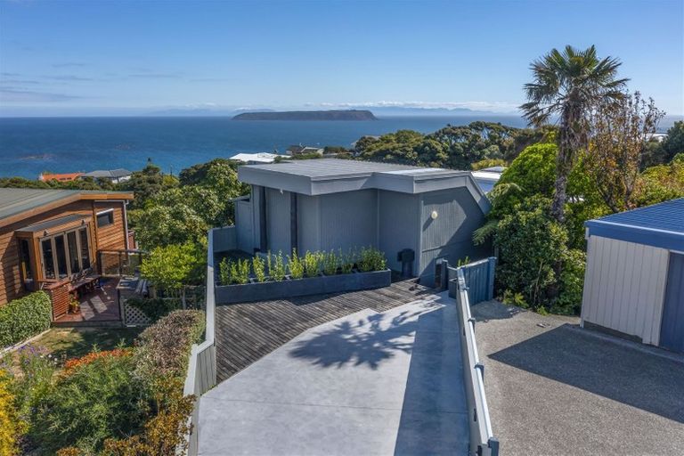 Photo of property in 29 The Track, Plimmerton, Porirua, 5026