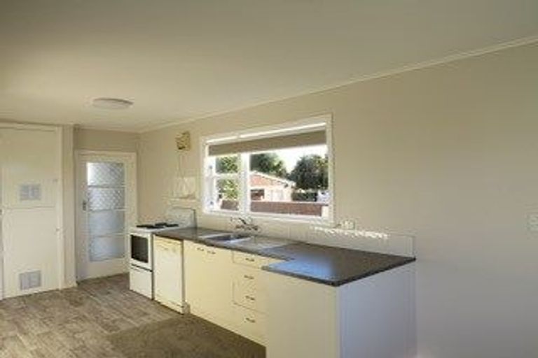 Photo of property in 16 Cornwall Street, Levin, 5510