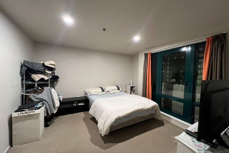 Photo of property in Courtenay Apartments, 504/120 Courtenay Place, Te Aro, Wellington, 6011