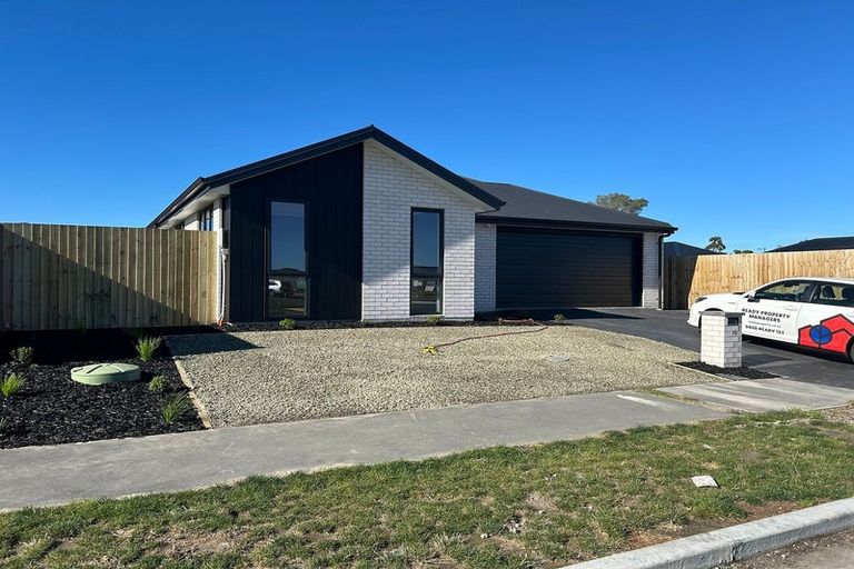 Photo of property in 16 Songpa Street, Halswell, Christchurch, 8025