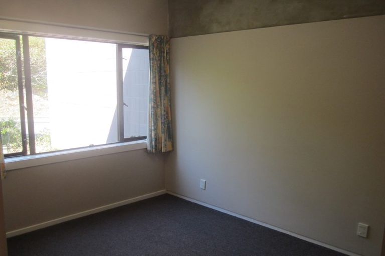 Photo of property in 2/23 Collins Avenue, Tawa, Wellington, 5028