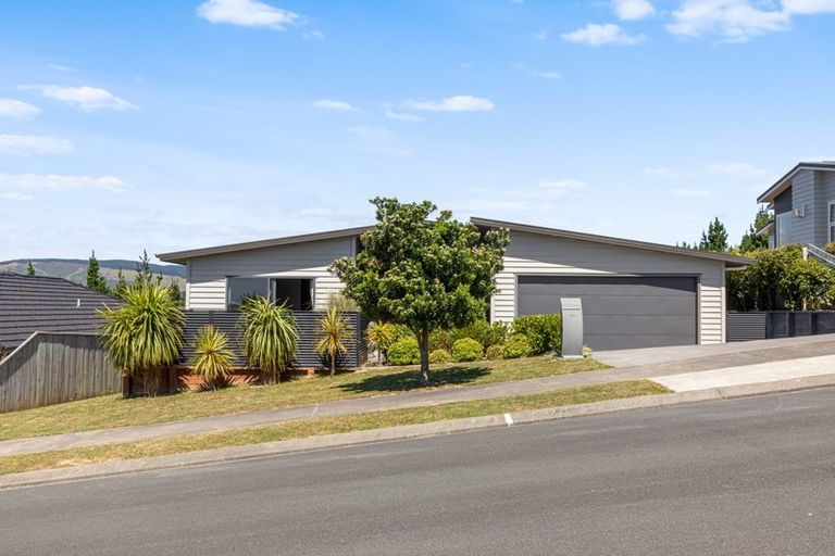 Photo of property in 154 Endeavour Drive, Whitby, Porirua, 5024