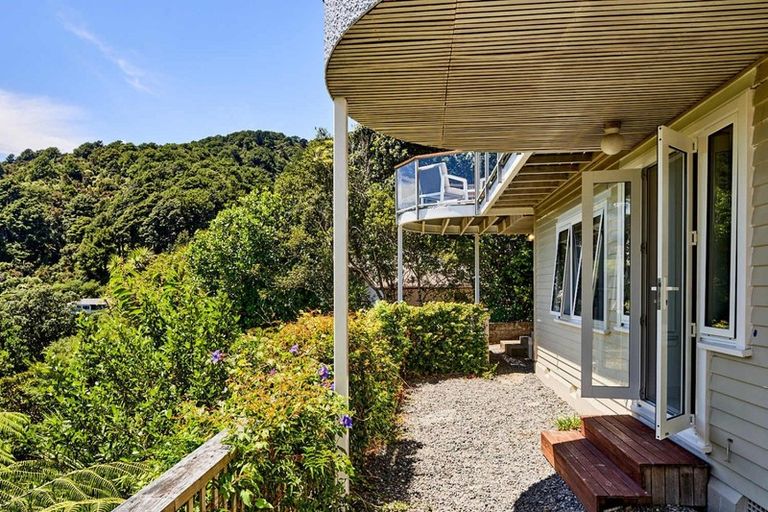 Photo of property in 35 Walter Road, Lowry Bay, Lower Hutt, 5013