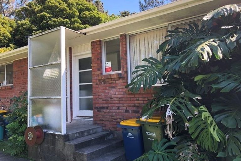 Photo of property in 2/9 John Court Street, Birkenhead, Auckland, 0626