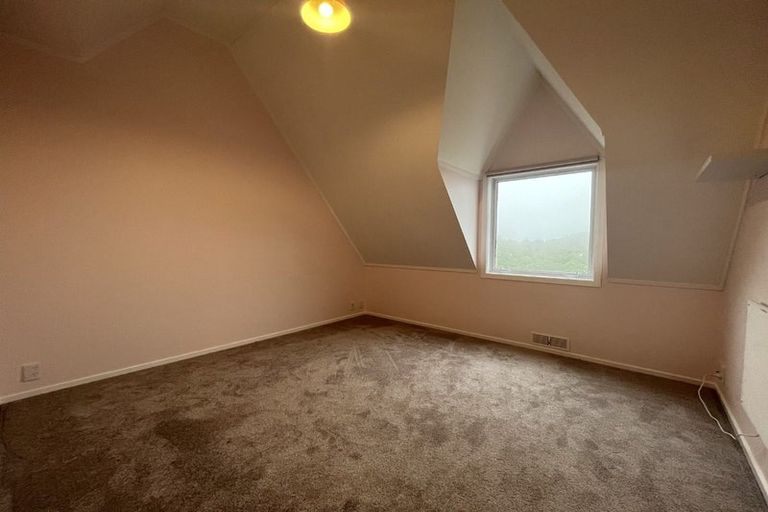 Photo of property in 125 Maungaraki Road, Korokoro, Lower Hutt, 5012