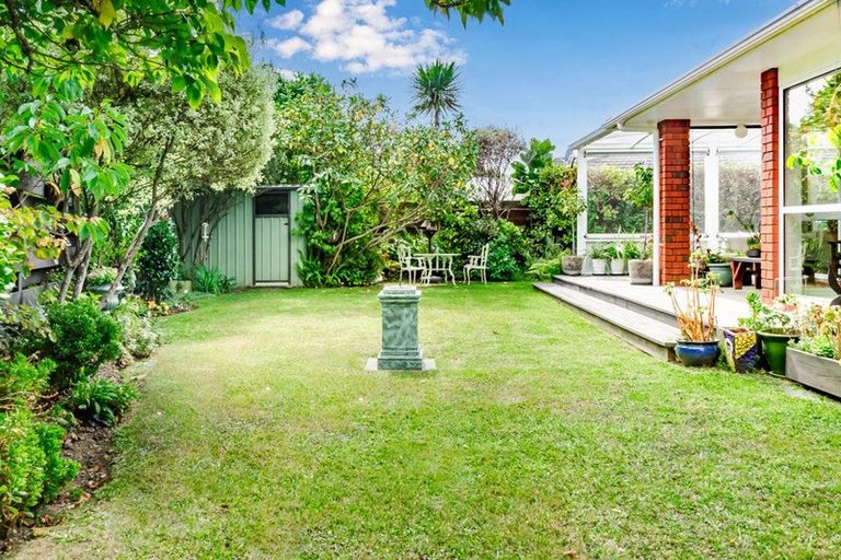 Photo of property in 26 Awanui Drive, Waikanae, 5036