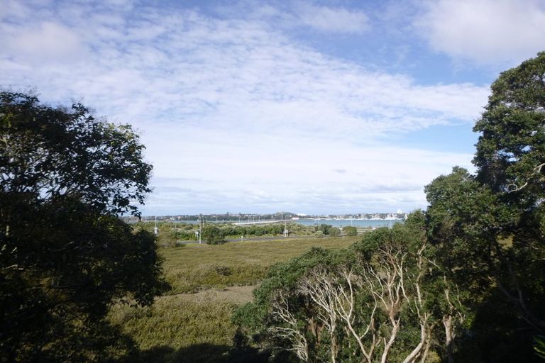 Photo of property in 31 Waimana Avenue, Northcote Point, Auckland, 0627