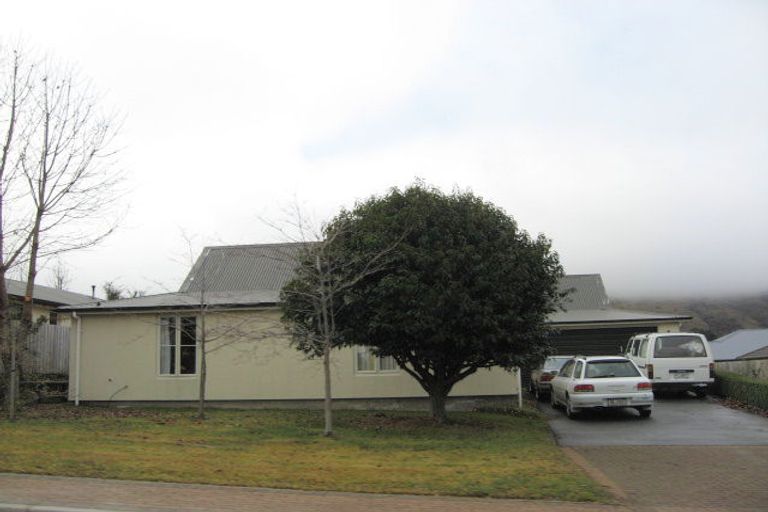 Photo of property in 43 Elm Tree Avenue, Frankton, Queenstown, 9300