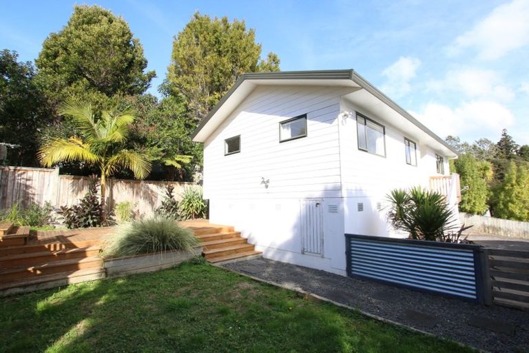 Photo of property in 2/29 Beaudine Avenue, Glenfield, Auckland, 0629