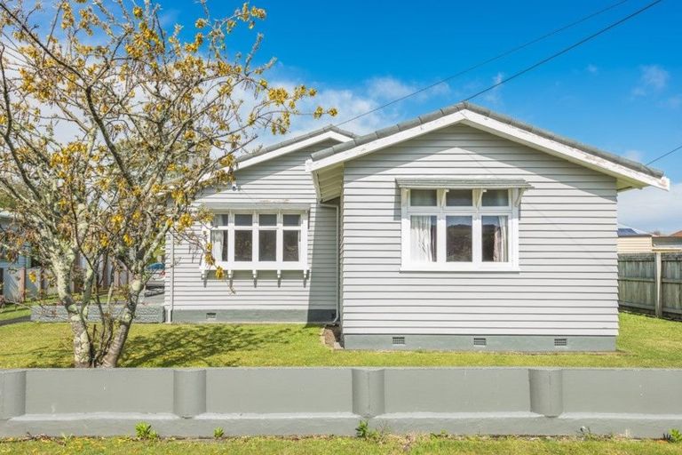Photo of property in 4 Bute Place, Aramoho, Whanganui, 4500