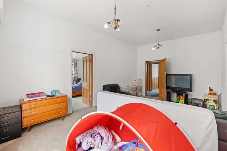 Photo of property in 86 Geraldine Street, Edgeware, Christchurch, 8013