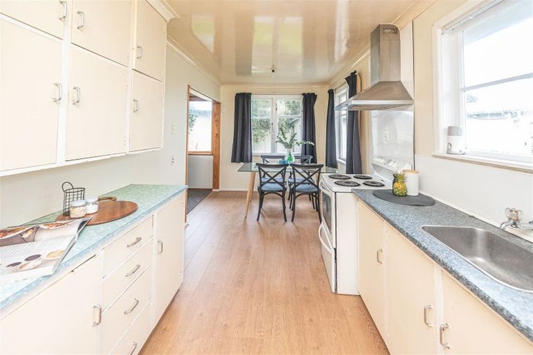 Photo of property in 11a Manuka Street, Castlecliff, Whanganui, 4501