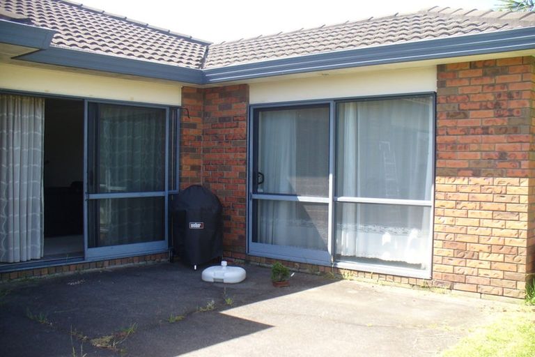 Photo of property in 14 Caltra Place, East Tamaki, Auckland, 2016