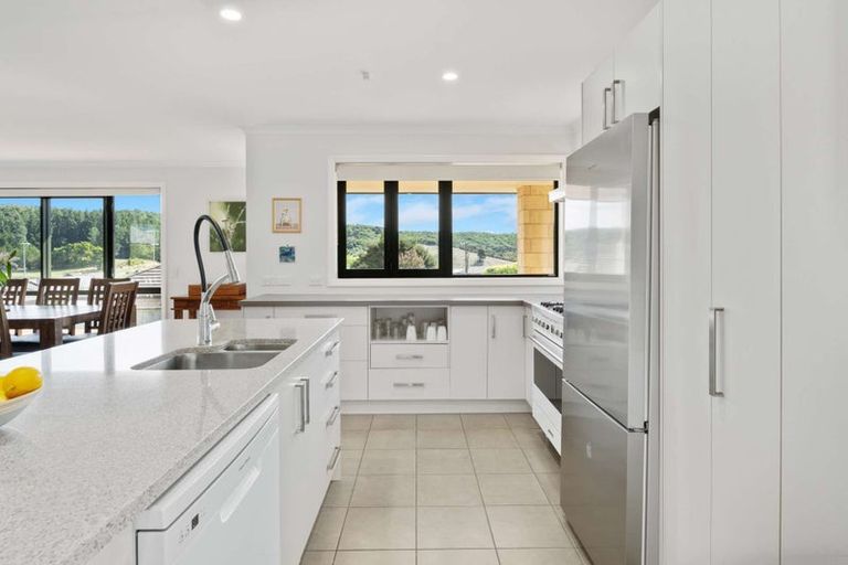 Photo of property in 10 Pukeko Place, Picton, 7220