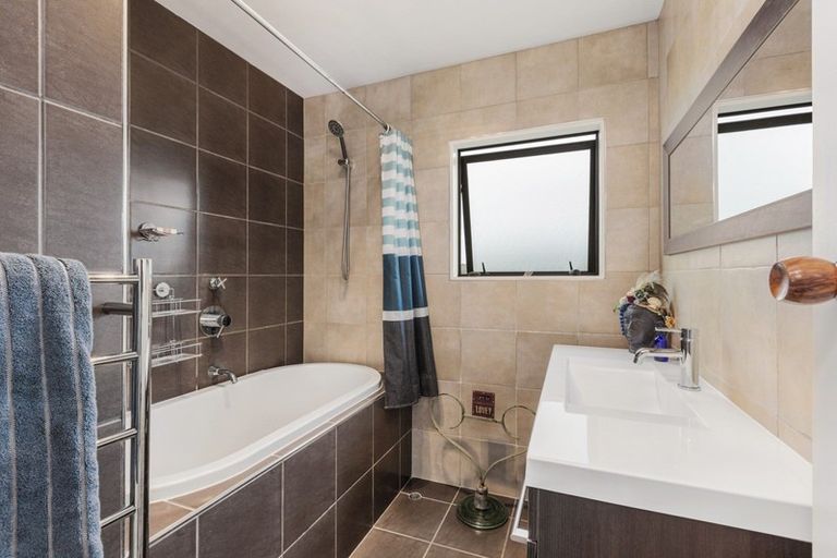 Photo of property in 9 Point Street, Raglan, 3225