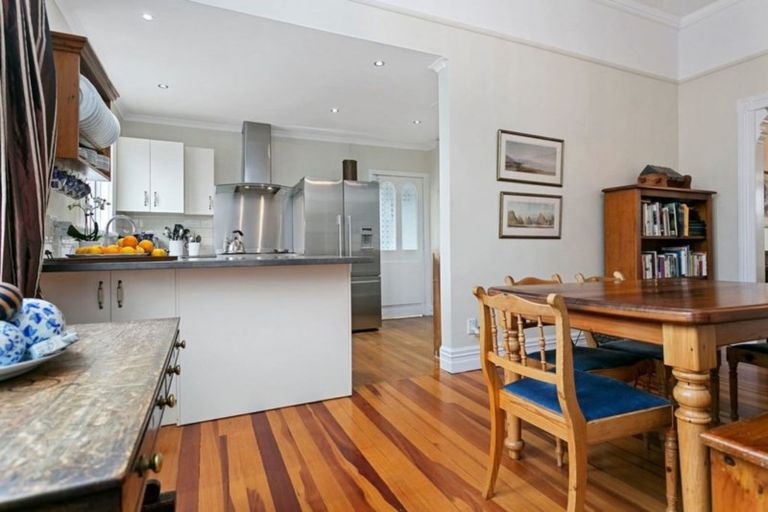 Photo of property in 53 Williams Street, Cambridge, 3434