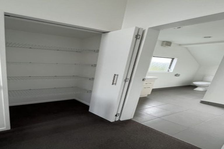 Photo of property in 5/12 Agra Crescent, Khandallah, Wellington, 6035