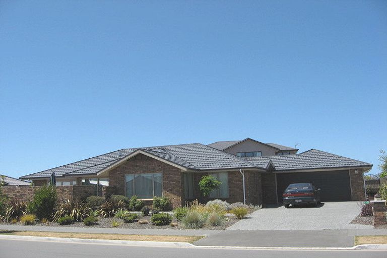 Photo of property in 10 Ruahine Place, Parklands, Christchurch, 8083