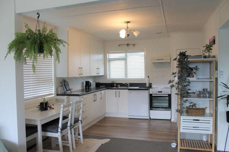 Photo of property in 52 John Street, Winton, 9720