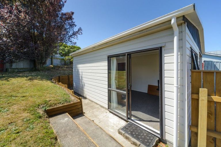 Photo of property in 15 Dahlstrom Grove, Kelvin Grove, Palmerston North, 4414