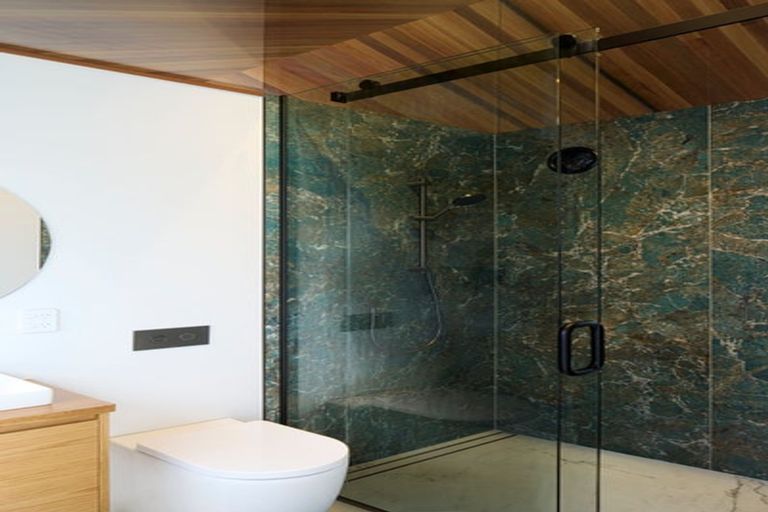 Photo of property in 239 The Esplanade, Petone, Lower Hutt, 5012