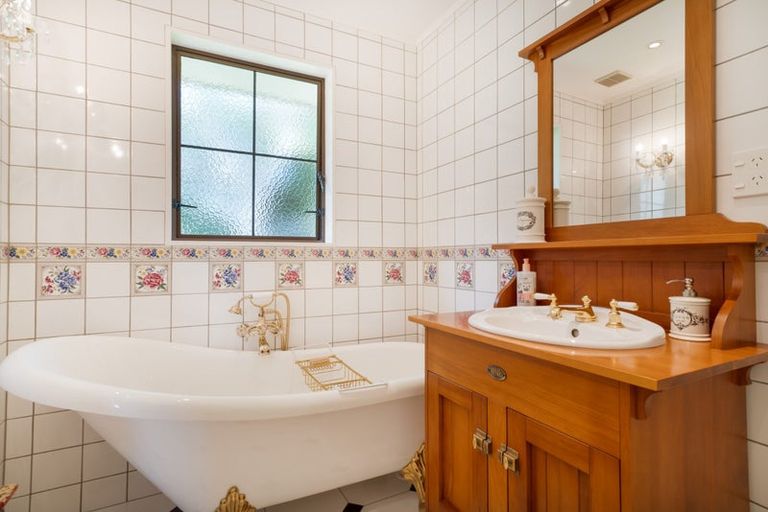 Photo of property in 8 Makatote Grove, Churton Park, Wellington, 6037