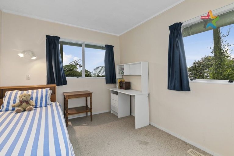 Photo of property in 16 Summit Road, Fairfield, Lower Hutt, 5011