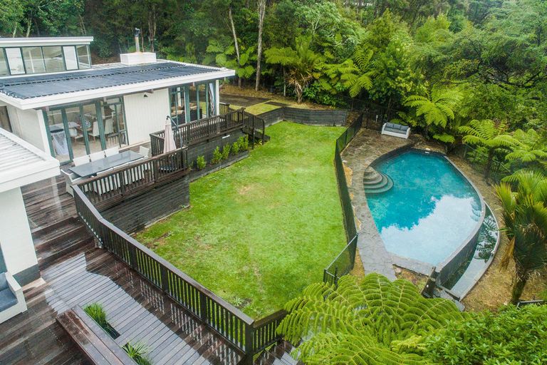 Photo of property in 14 Kopiko Road, Titirangi, Auckland, 0604