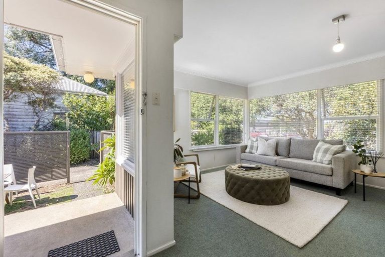 Photo of property in 1/153 Shakespeare Road, Milford, Auckland, 0620