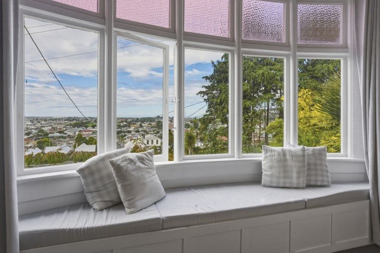 Photo of property in 24 Bridge Street, Clyde Hill, Dunedin, 9011