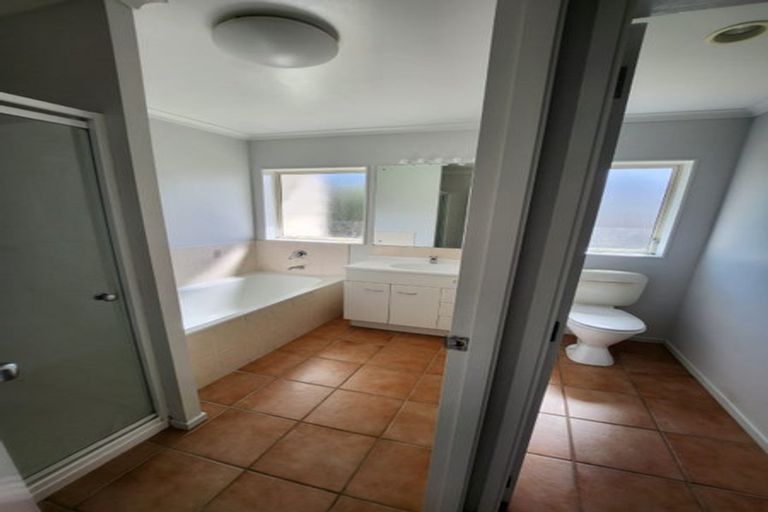 Photo of property in 27 Emmerdale Avenue, Papakura, 2110