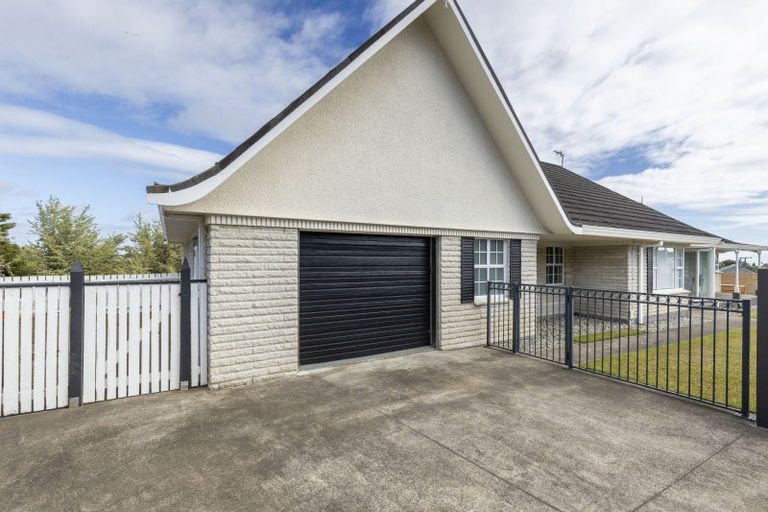Photo of property in 188 Mangorei Road, Merrilands, New Plymouth, 4312