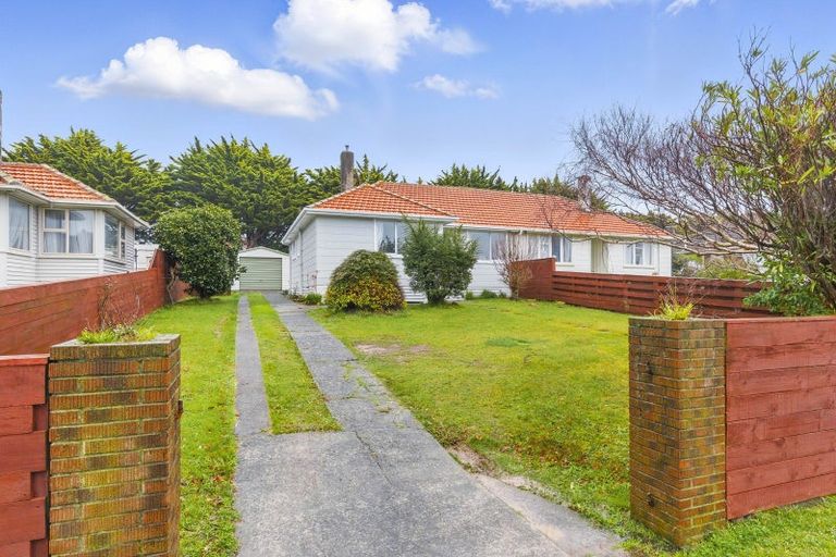 Photo of property in 96 Main Road, Titahi Bay, Porirua, 5022
