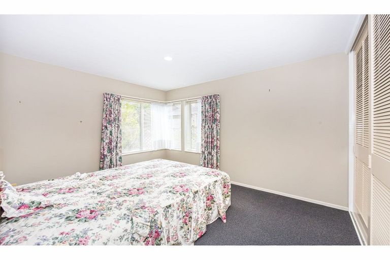 Photo of property in 53 The Grove, Red Beach, 0932