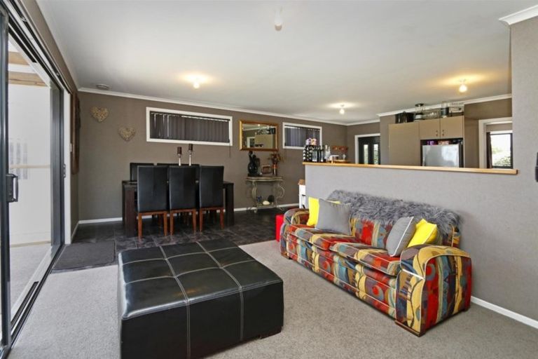 Photo of property in 16 Dieffenbach Street, Opunake, 4616