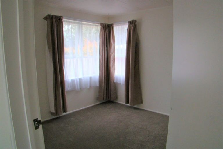 Photo of property in 20 Muir Avenue, Mangere Bridge, Auckland, 2022