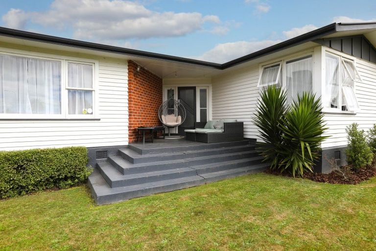 Photo of property in 15 Fox Street, Woodville, 4920