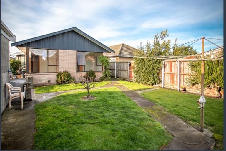 Photo of property in 17 Skerten Avenue, Hornby, Christchurch, 8042