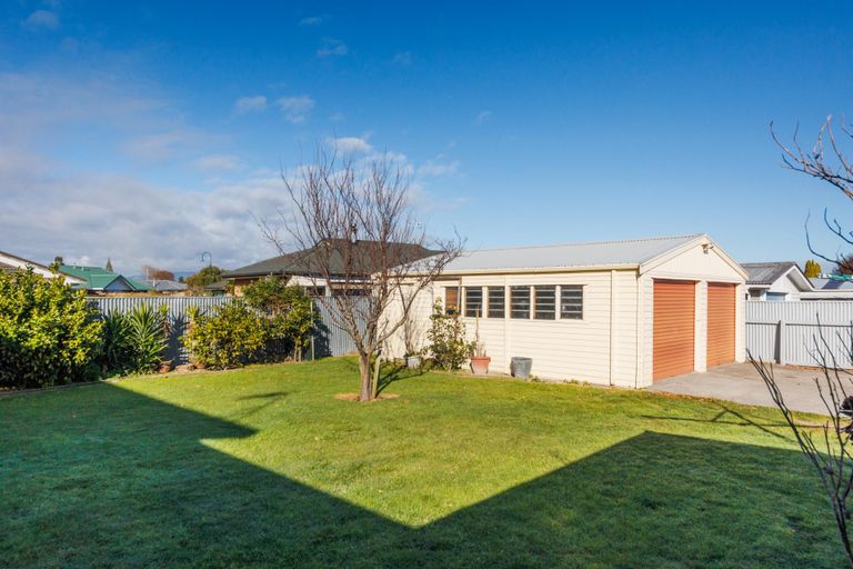 Photo of property in 19 Piper Place, Roslyn, Palmerston North, 4414