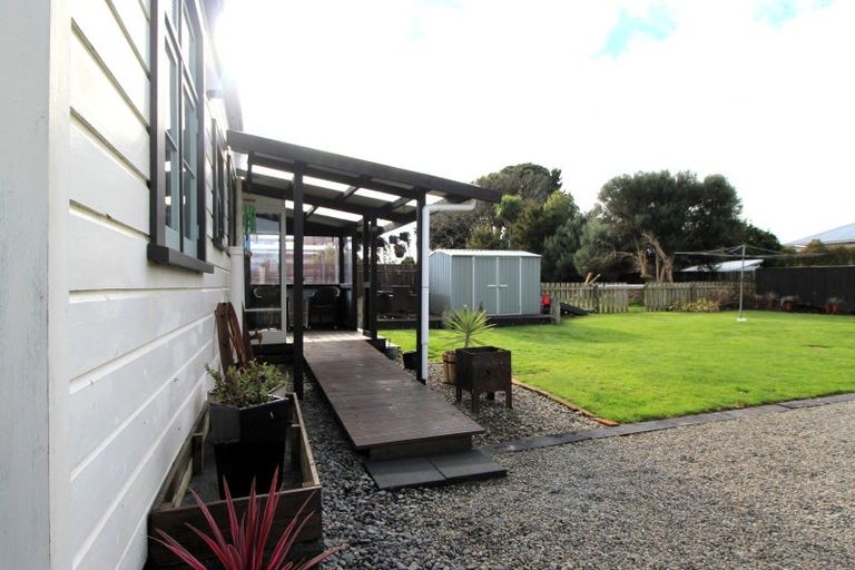 Photo of property in 26 Ross Street, Woodville, 4920