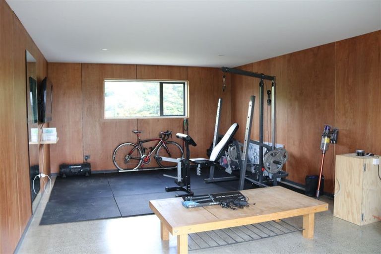 Photo of property in 15 Whitcombe Place, Darfield, 7571