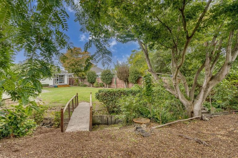 Photo of property in 33 Manor Place, Bryndwr, Christchurch, 8053