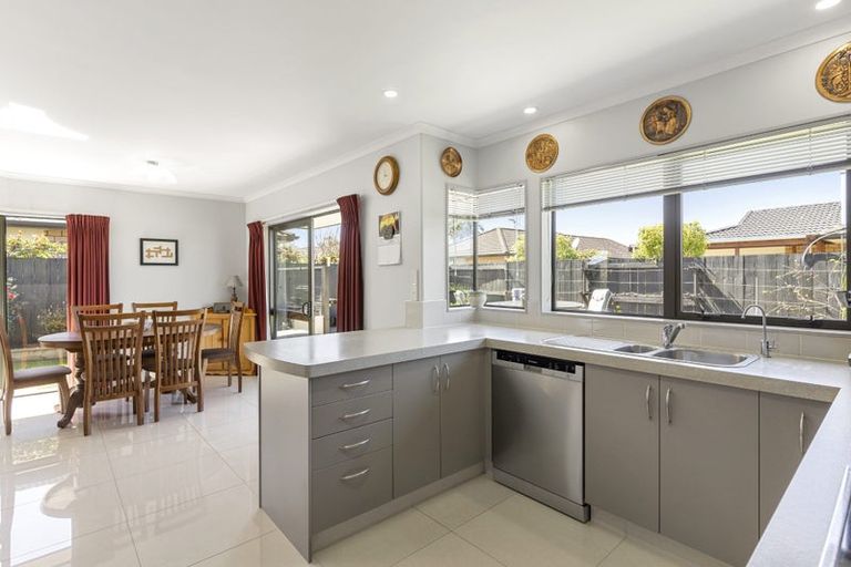 Photo of property in 15 Nicole Place, Papamoa Beach, Papamoa, 3118