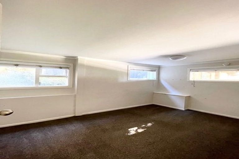 Photo of property in 12 Moore Street, Hillcrest, Auckland, 0627