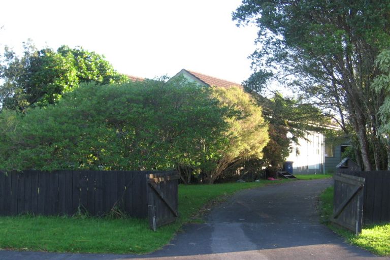 Photo of property in 27 Redlands Grove, Swanson, Auckland, 0612