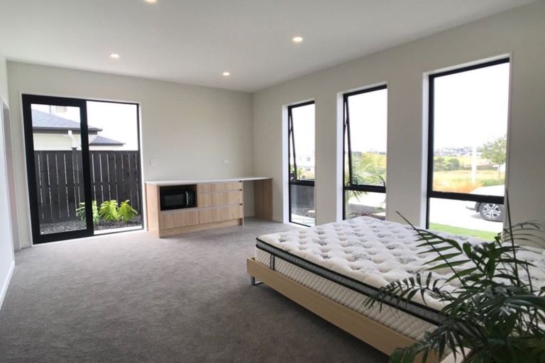 Photo of property in 9 Fender Place, Long Bay, Auckland, 0630