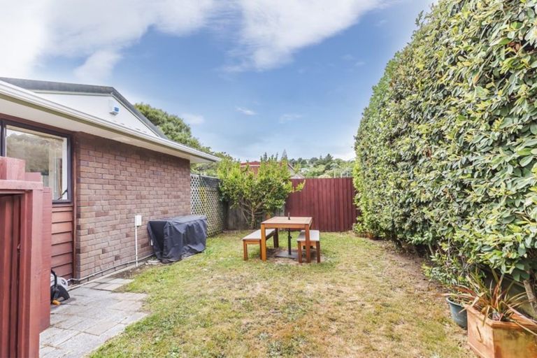 Photo of property in 1/7 Tawa Street, Tawa, Wellington, 5028