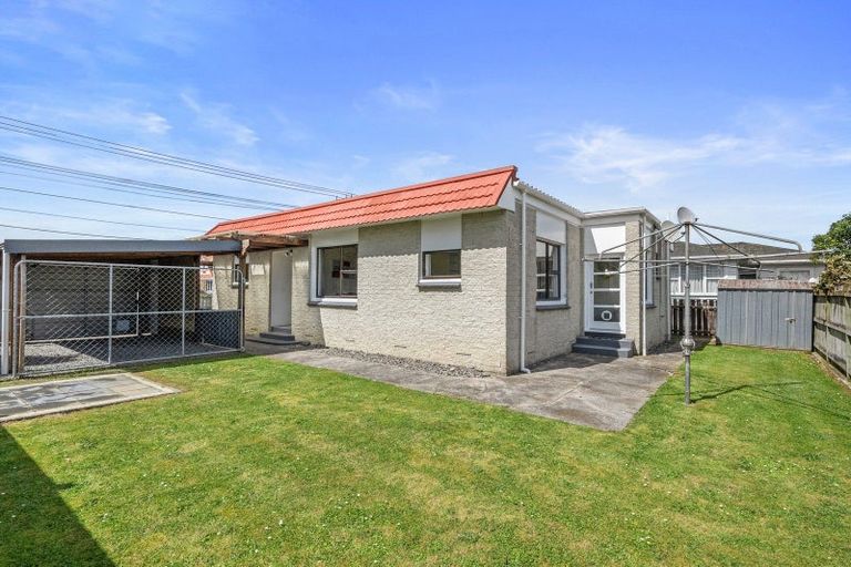 Photo of property in 117 Bartholomew Road, Levin, 5510