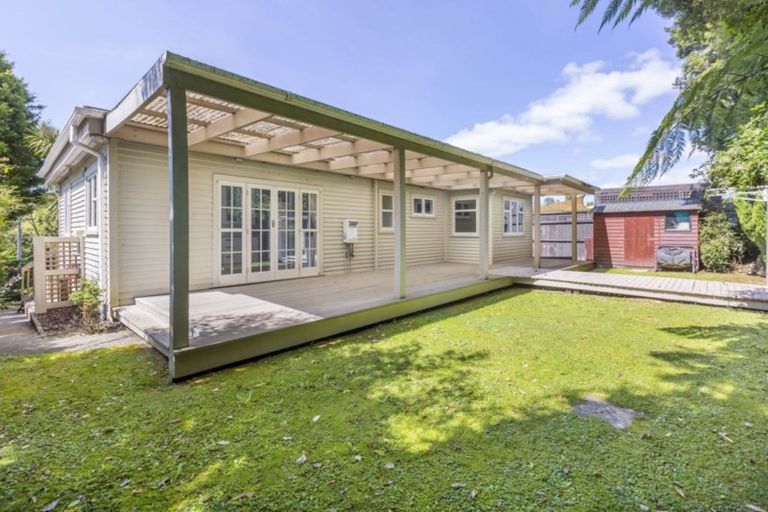Photo of property in 20 Bridge Road, Birchville, Upper Hutt, 5018