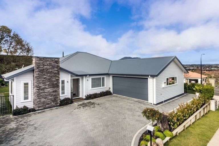 Photo of property in 2 Huka Heights Drive, Rangatira Park, Taupo, 3330